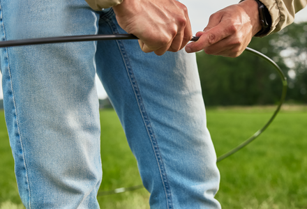 Installeren van een Bos Vlaggen kerstboom