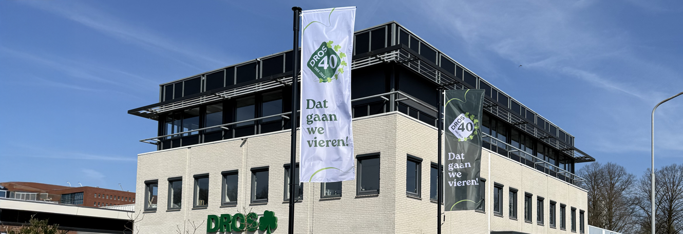 Zwarte vlaggenmasten