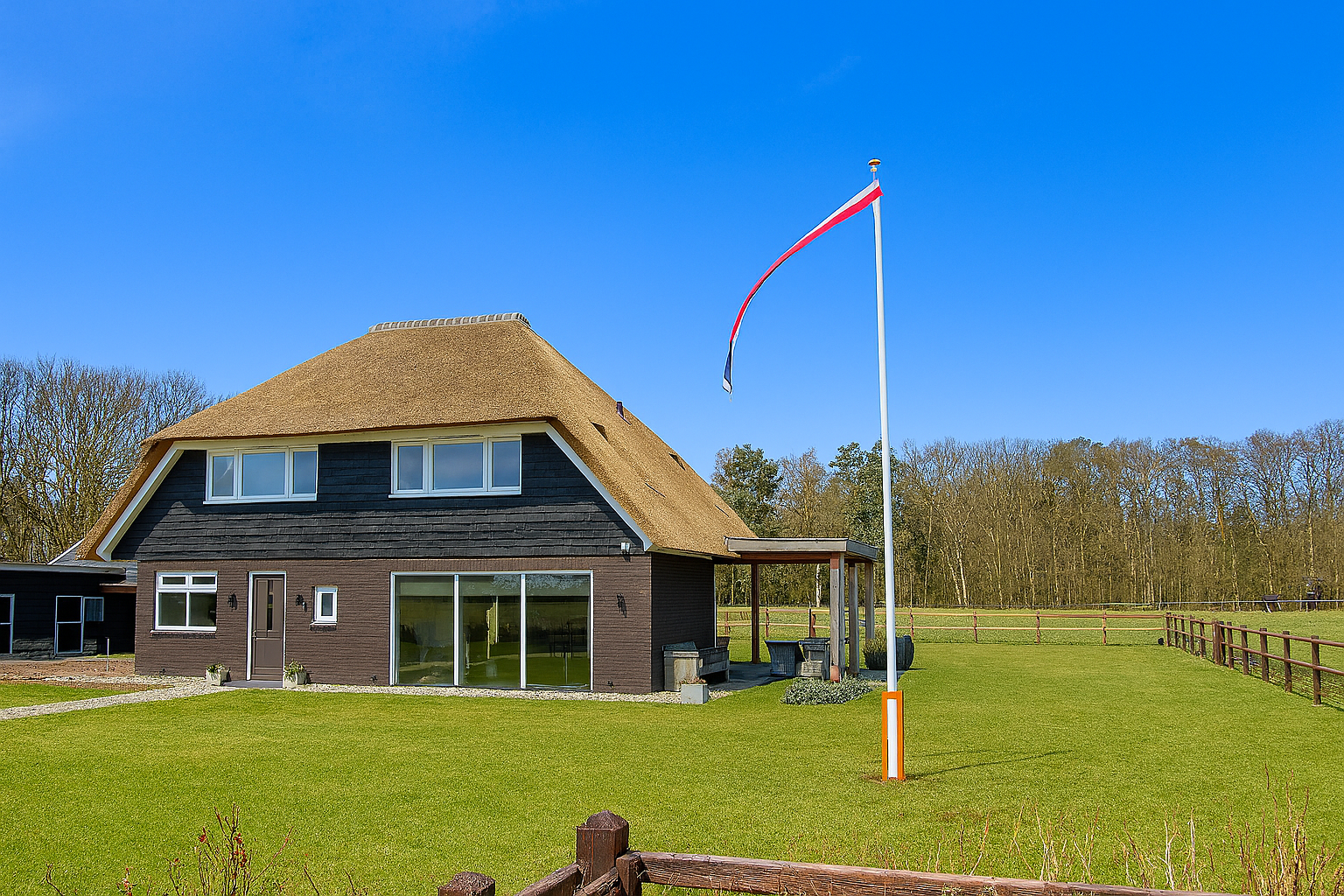 Hardhouten mastbokken